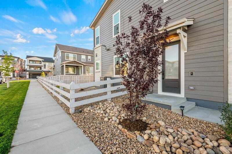 12014 Octave Ave - Photo 2 of 20