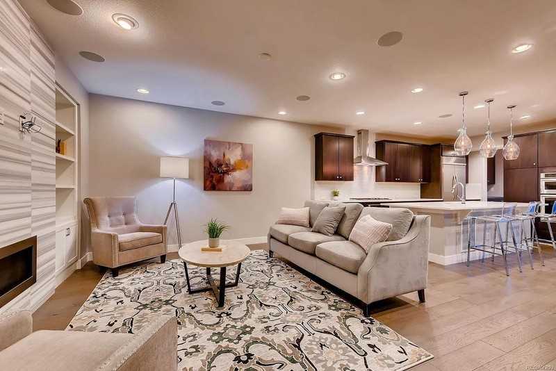 1112 S Grant St - Photo 4 of 26