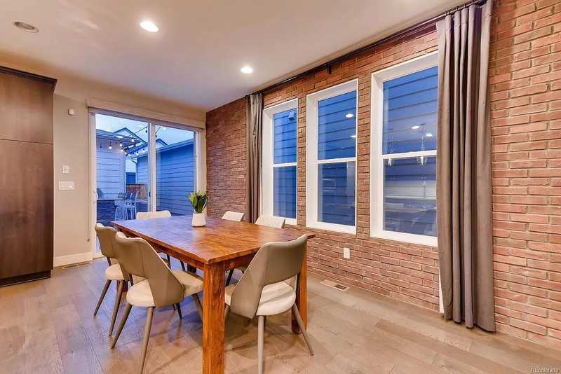 1112 S Grant St - Photo 7 of 26