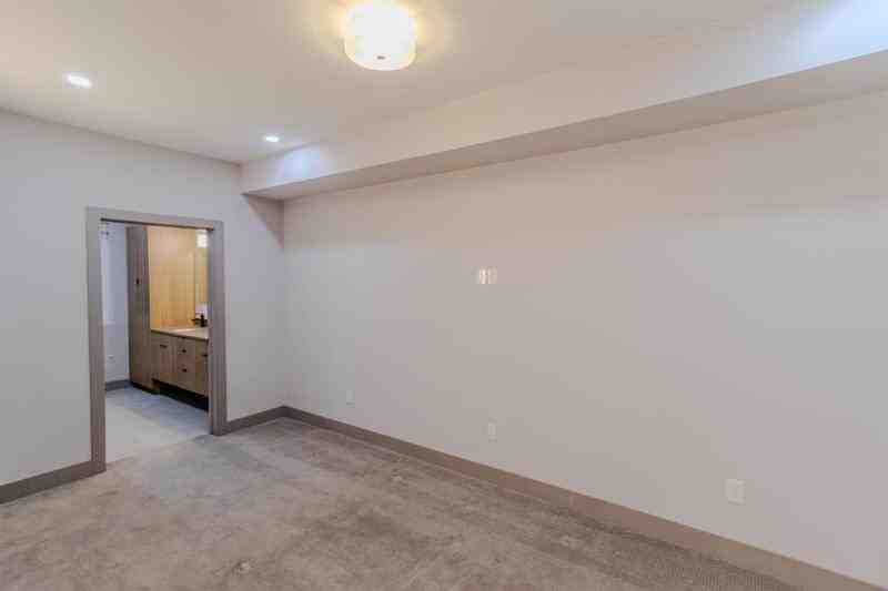 1567 King St - Photo 7 of 10