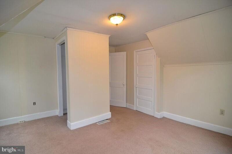 5380 Beta Pl - Photo 4 of 17