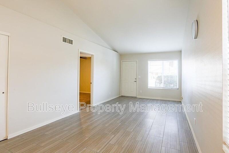 3229 E Crescent Ave - Photo 5 of 31