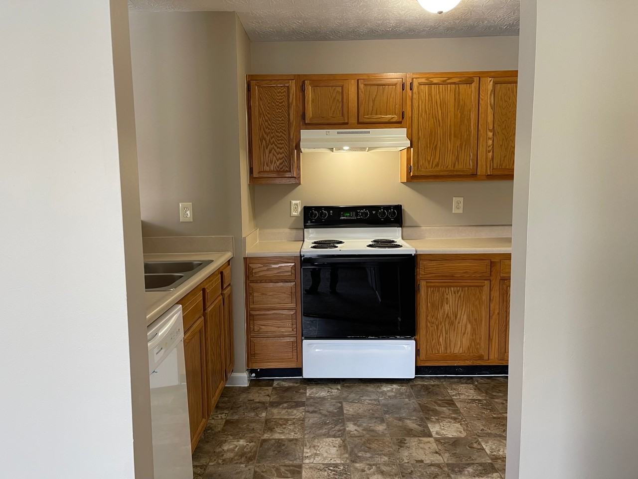 740 Sharon Drive - Photo 5 of 10