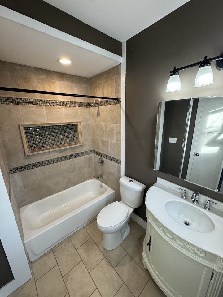 3710 E Washington - Photo 3 of 13