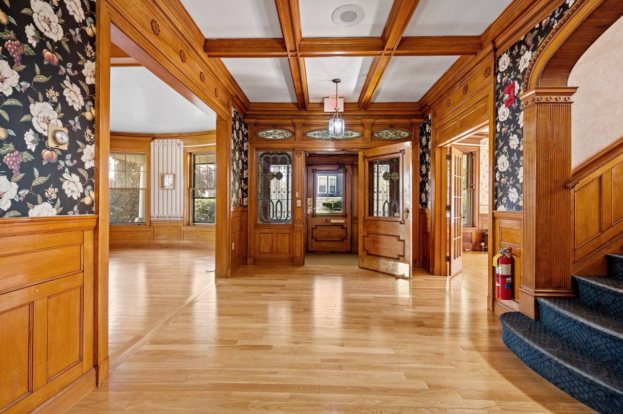 7 Oak Street - Photo 3 of 20