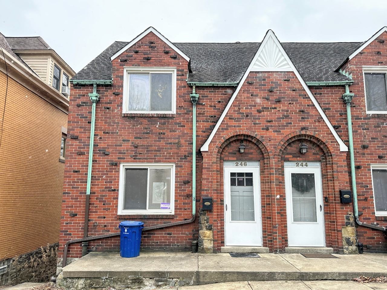 244-246 East Meyers Street - Photo 3 of 21