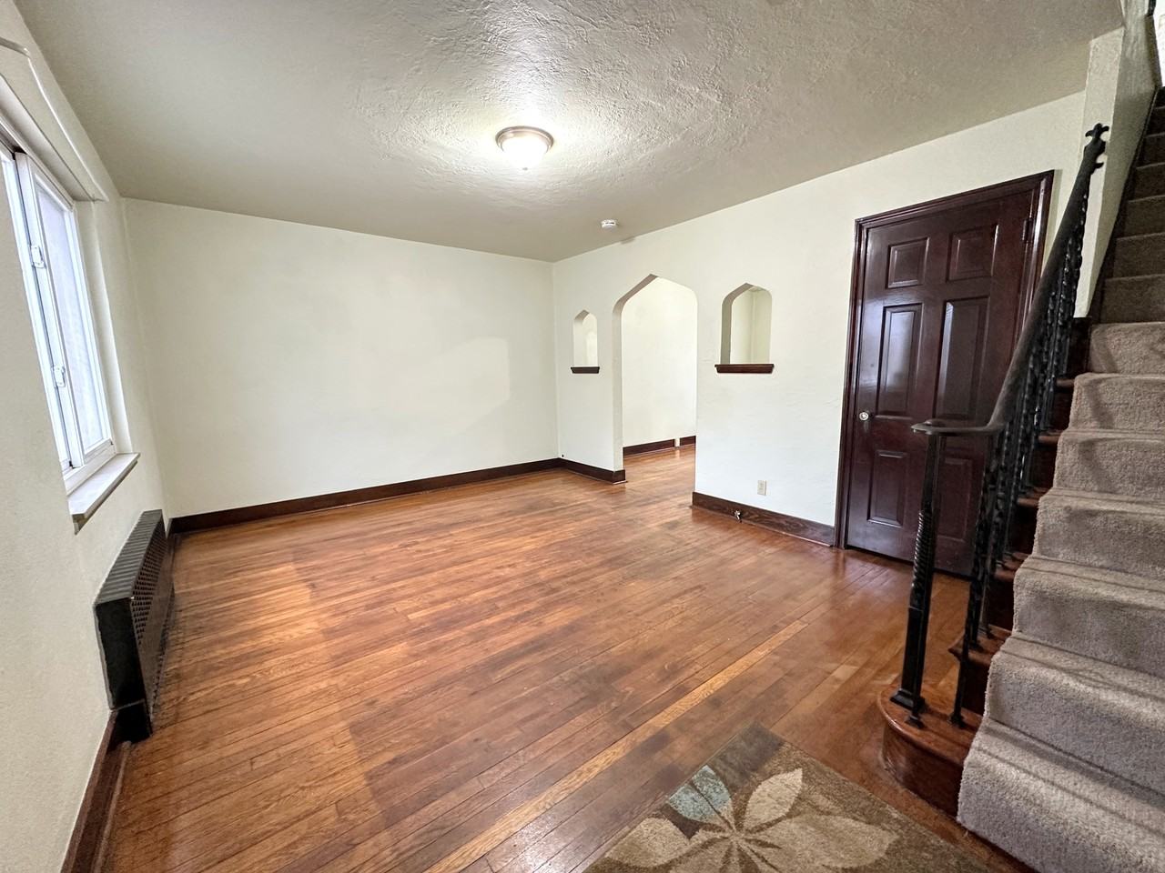 244-246 East Meyers Street - Photo 5 of 21