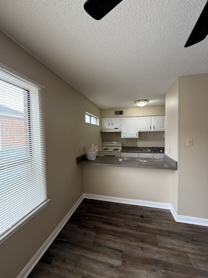 112 Glenn Street - Photo 2 of 9