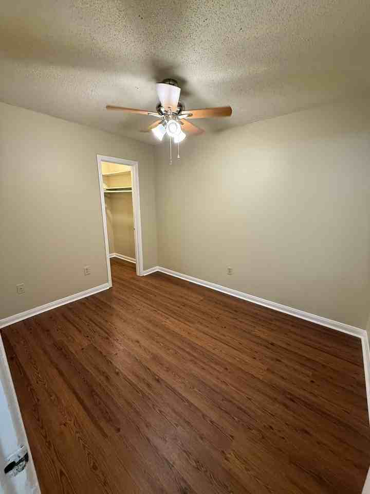 112 Glenn Street - Photo 4 of 9