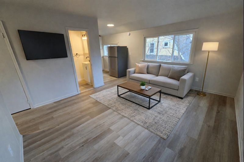 834 North Leroy Street - Photo 2 of 7