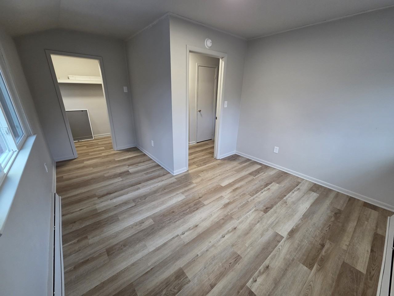 834 North Leroy Street - Photo 6 of 7