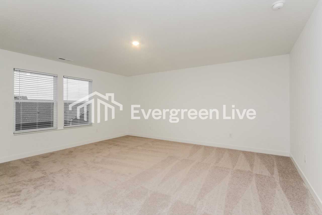 941 Penrose Pl - Photo 6 of 15