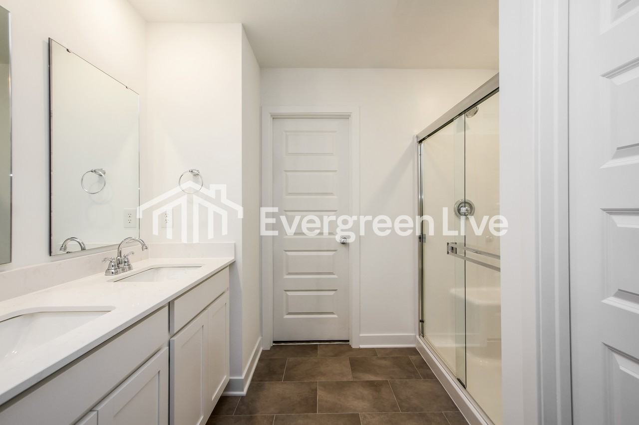 941 Penrose Pl - Photo 7 of 15