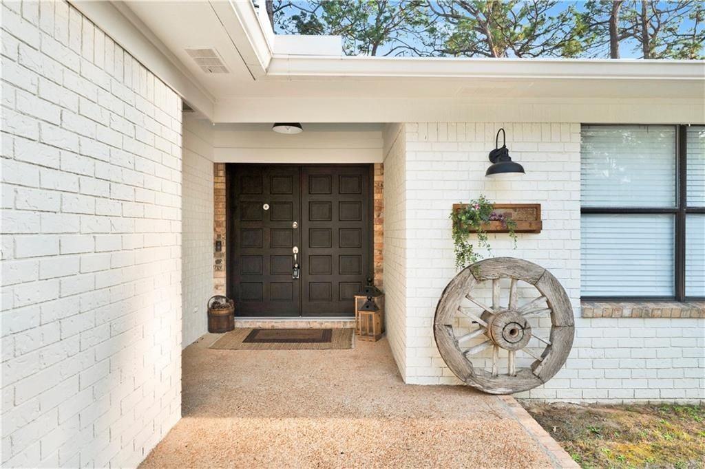 116 Windsor Ct - Photo 3 of 32