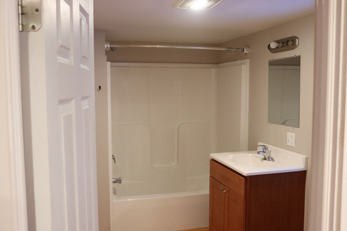 311 Main St - Photo 5 of 9