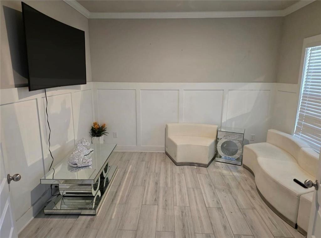 4082 Groveland Park Dr - Photo 6 of 21