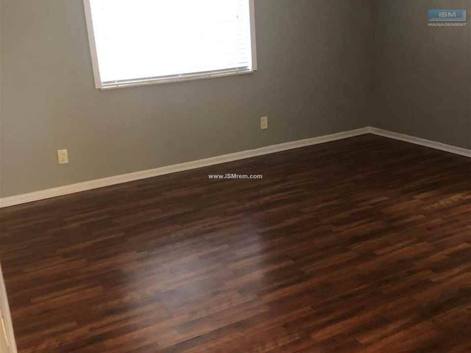 Willow Creek Apartments - Photo 6 of 13