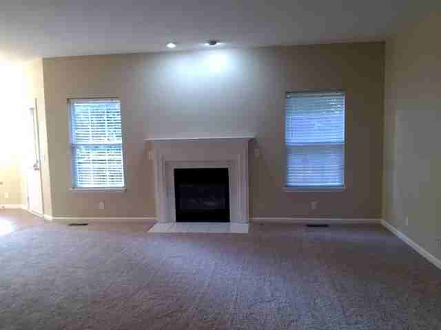 1502 Halifax Dr - Photo 2 of 12