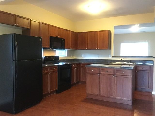 942 Legacy Park Rd - Photo 3 of 14