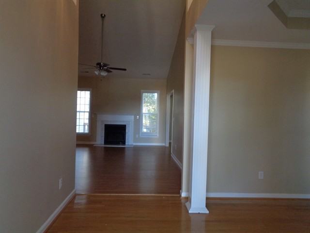 375 Riverwood Dr - Photo 2 of 9