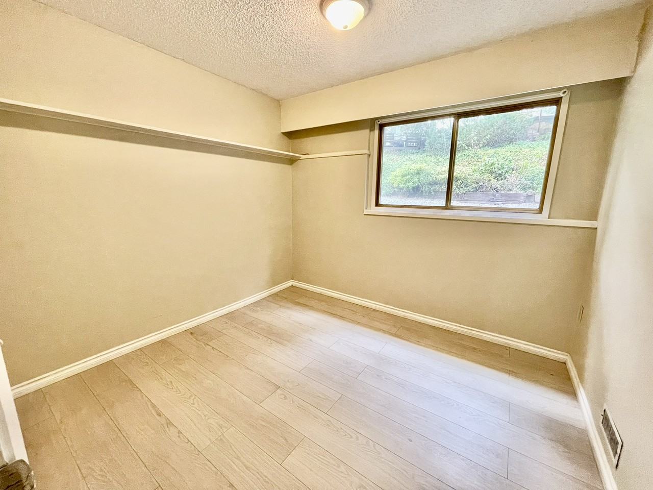 21445 76th Ave - Photo 6 of 9