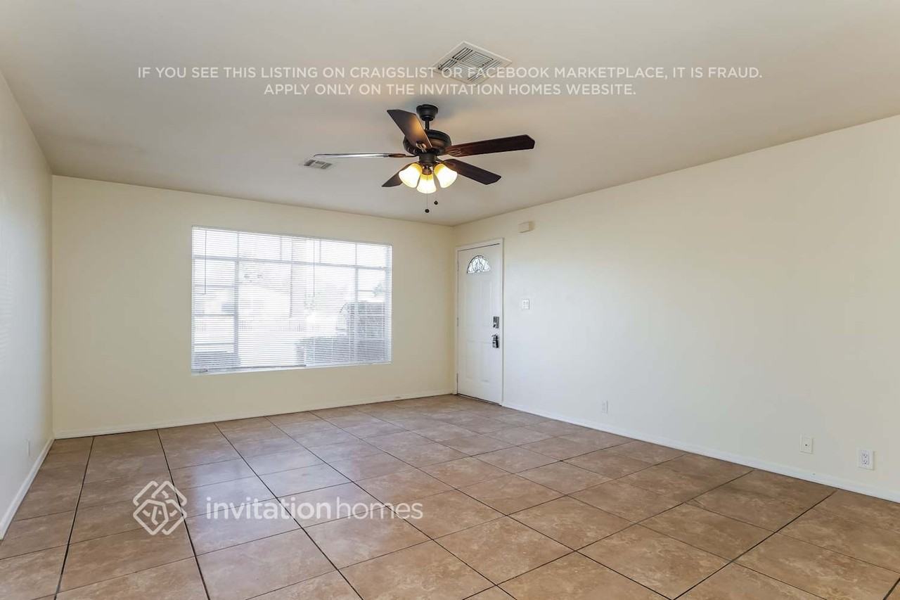 3725 E Sheridan St - Photo 3 of 17