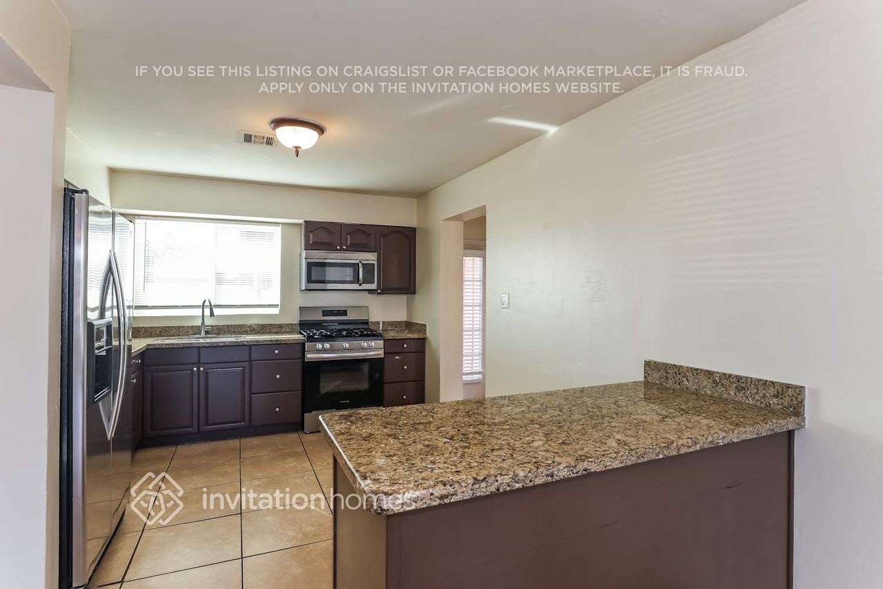 3725 E Sheridan St - Photo 6 of 17