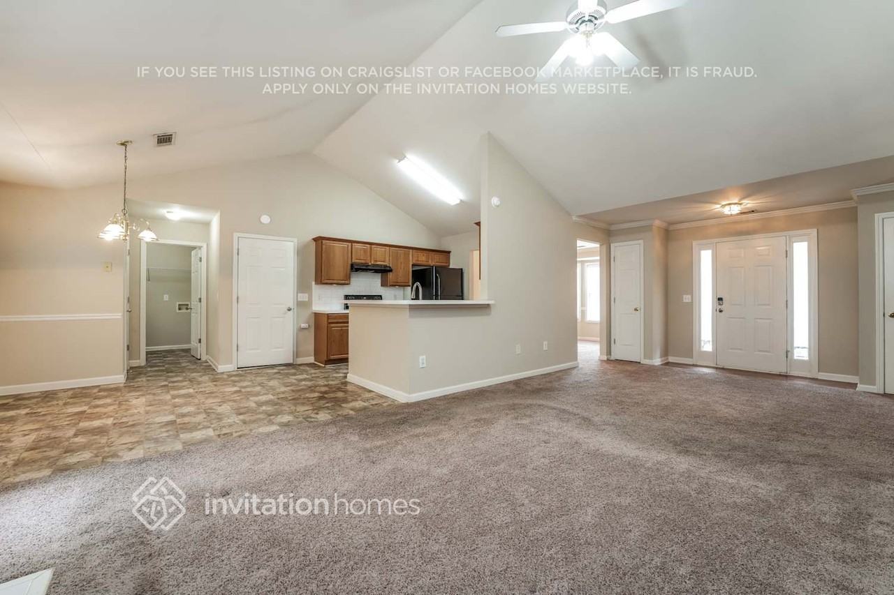 2315 Shady Oaks Dr - Photo 4 of 17