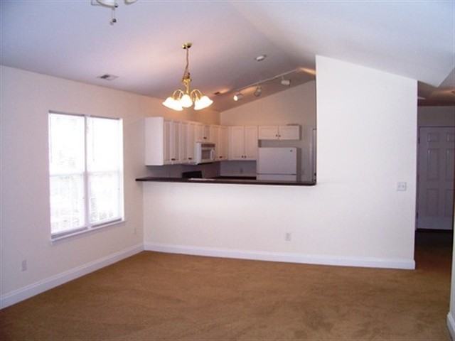141 Red Bird Ln - Photo 3 of 10