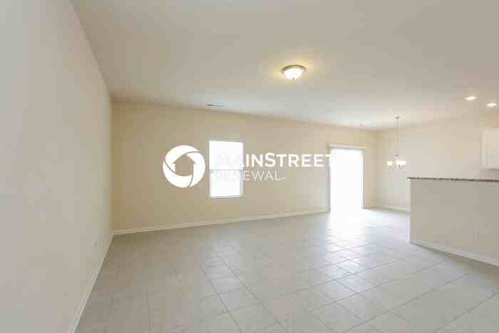 7604 Malden Park Dr - Photo 4 of 15