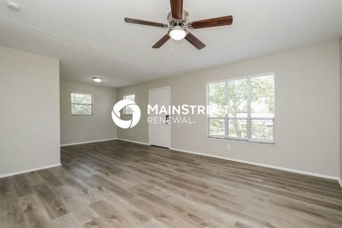 425 S Disston Ave - Photo 4 of 16