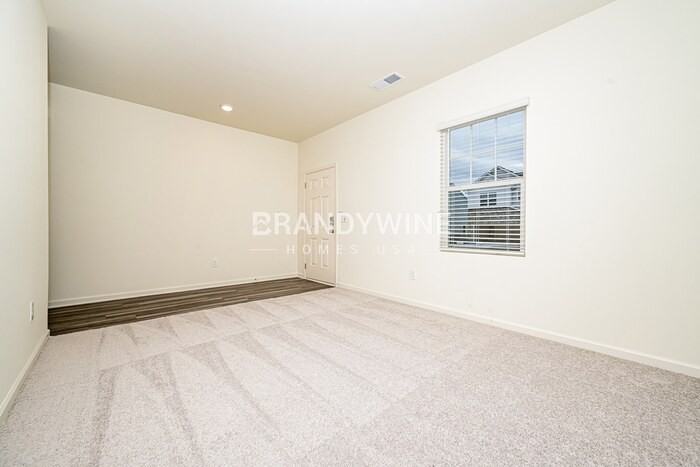 7625 Saffron Ave - Photo 4 of 26