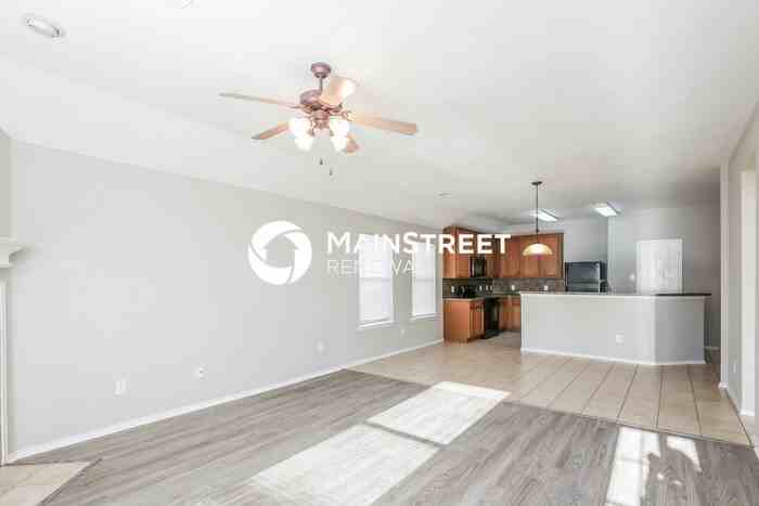 2100 Hayes St - Photo 3 of 16