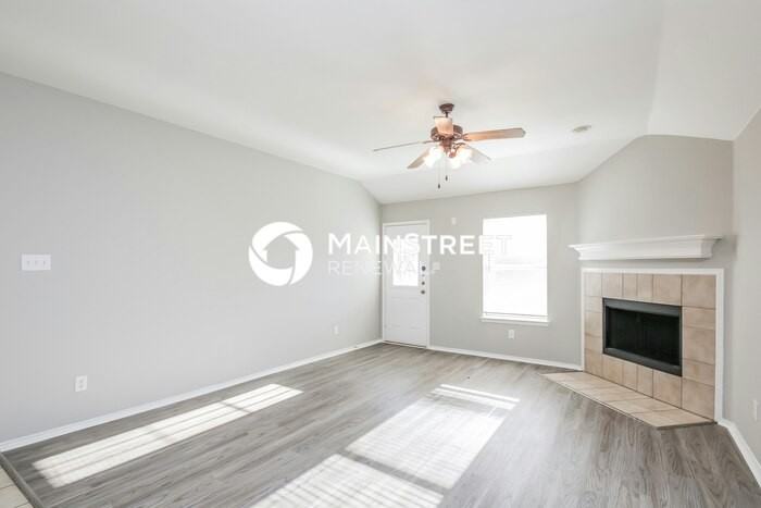 2100 Hayes St - Photo 4 of 16