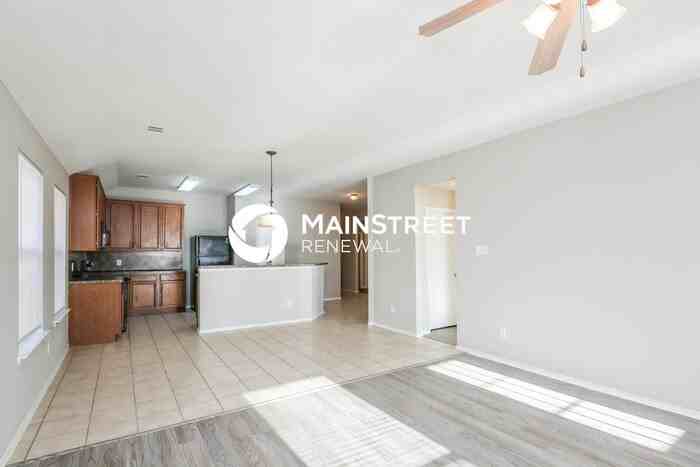 2100 Hayes St - Photo 5 of 16