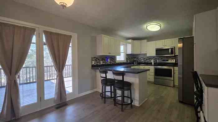 144 Whitson Rd - Photo 4 of 16