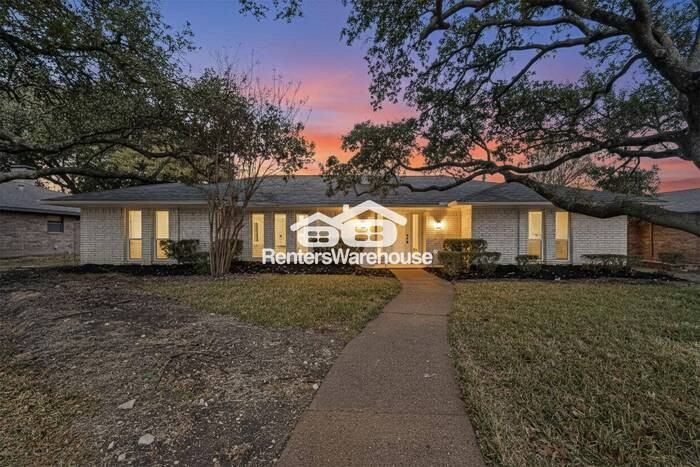 2421 Fairview Dr - Photo 4 of 50