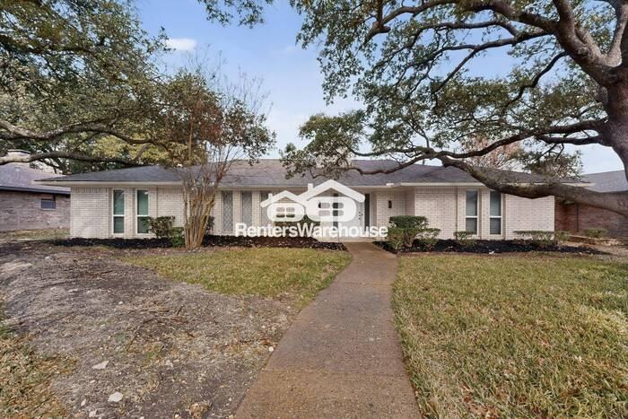 2421 Fairview Dr - Photo 5 of 50