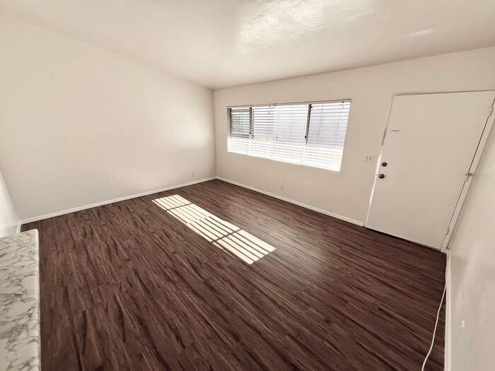 2212 Manchester Ave #C - Photo 3 of 14