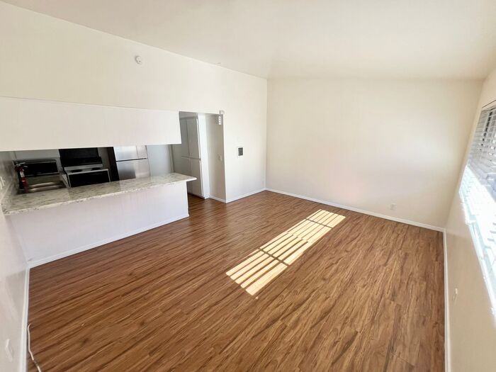 2212 Manchester Ave #C - Photo 6 of 14