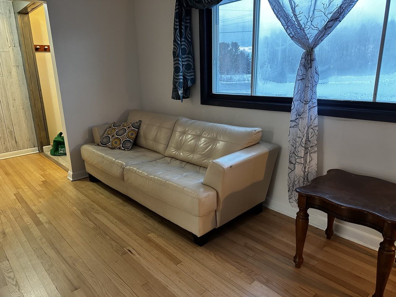 3590 Devine Road - Photo 5 of 15