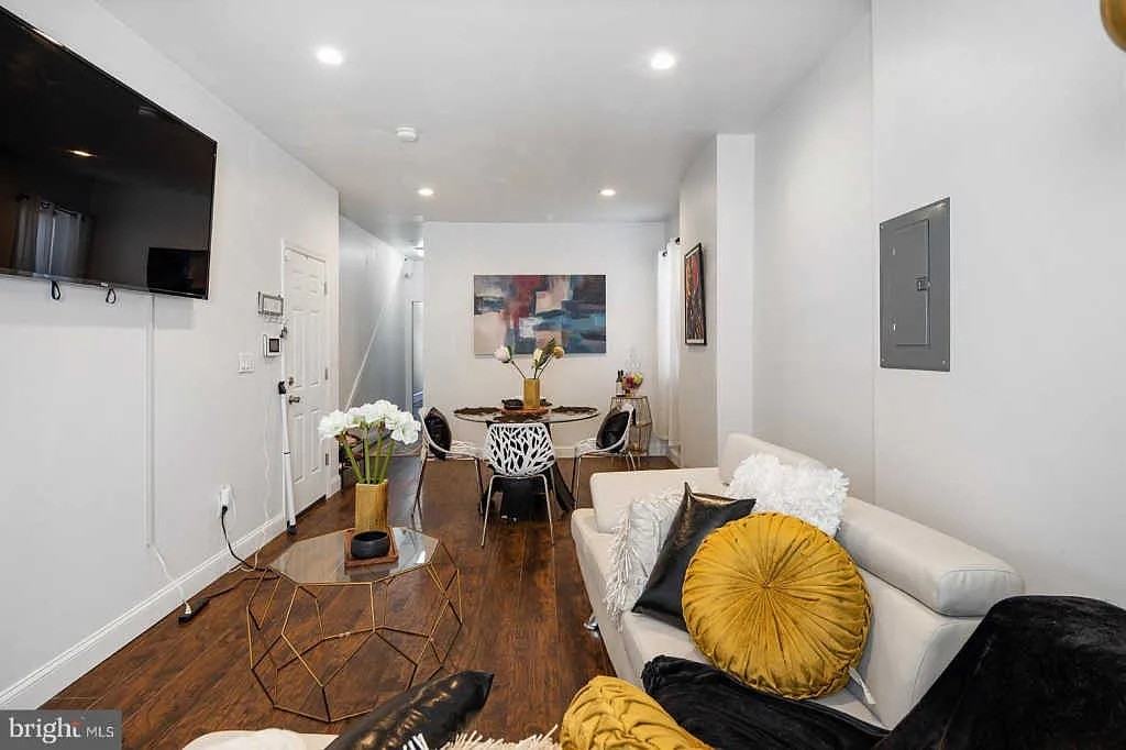 855 E Locust Ave #A - Photo 4 of 17