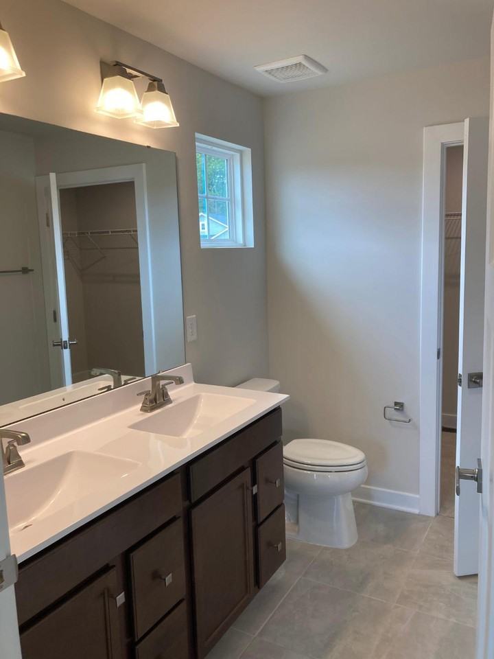 101 Martha Washington Pkwy #NA - Photo 2 of 6