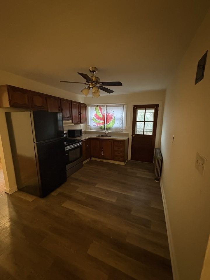 721 Brown St #1 - Photo 7 of 20