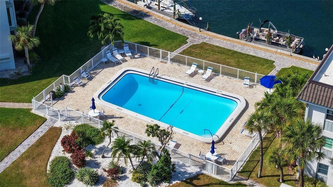 4330 Falmouth Dr - Photo 4 of 20