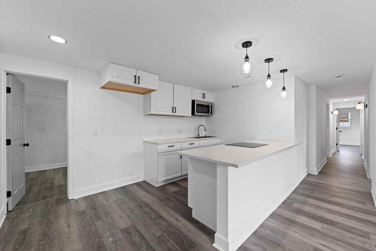 9604 N 18th St - Photo 4 of 20