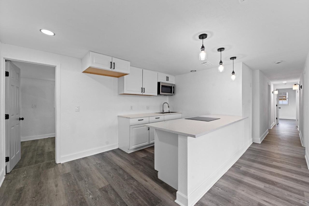 9604 N 18th St - Photo 2 of 20