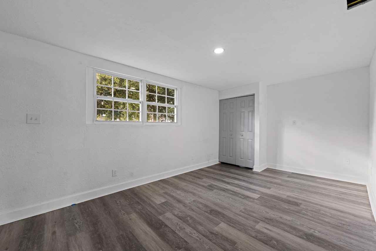 9604 N 18th St - Photo 3 of 20