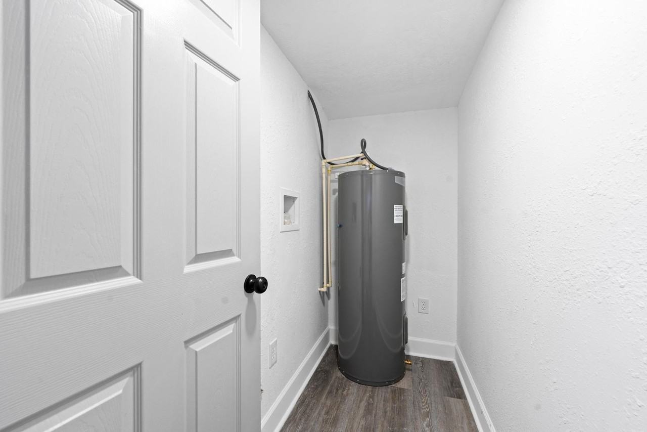 9604 N 18th St - Photo 7 of 20