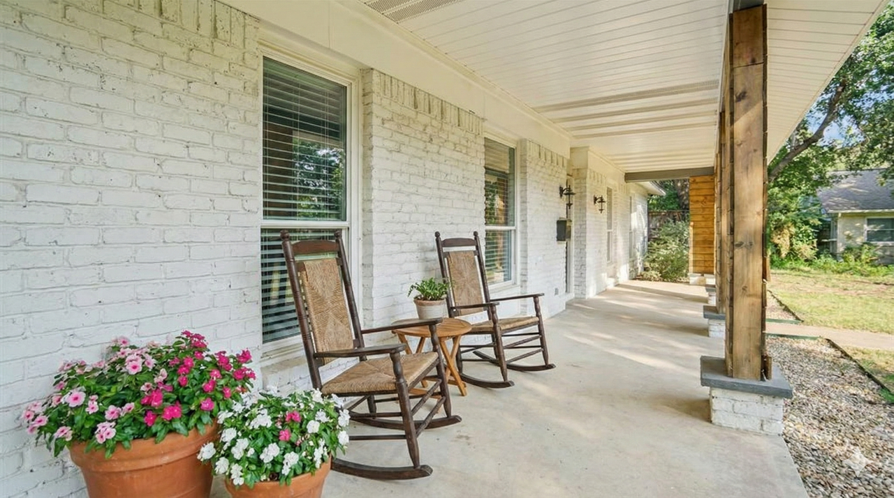 3855 Crest Cove Cir #NA - Photo 2 of 24